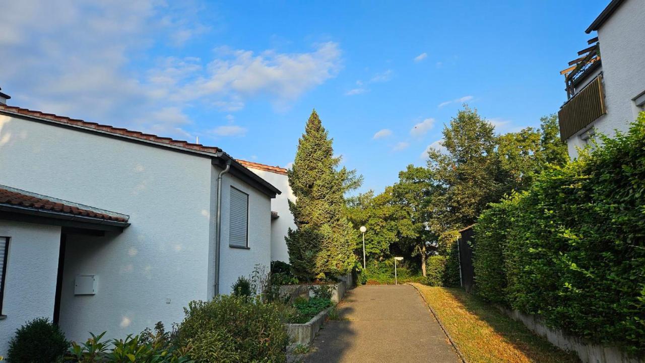Ferienzimmer Bei Thomas - Gemuetliches Schlaf- Und Wohnzimmer Mit Modernem Bad Ulm Bagian luar foto